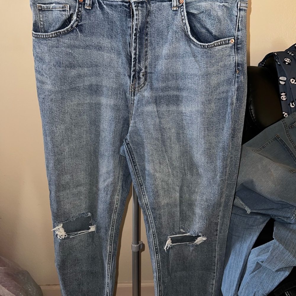 Trendy Ripped Blue Denim Jeans - Picture 5 of 5